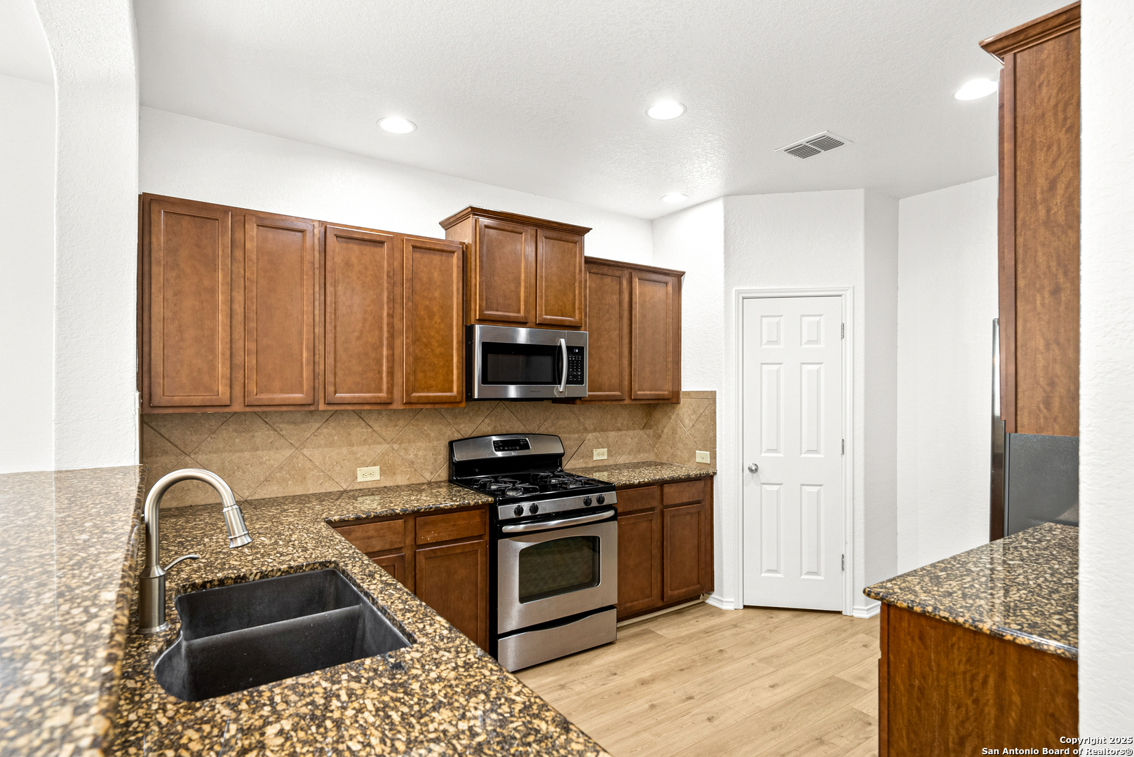 13515 Ashmont Live Oak TX 78233