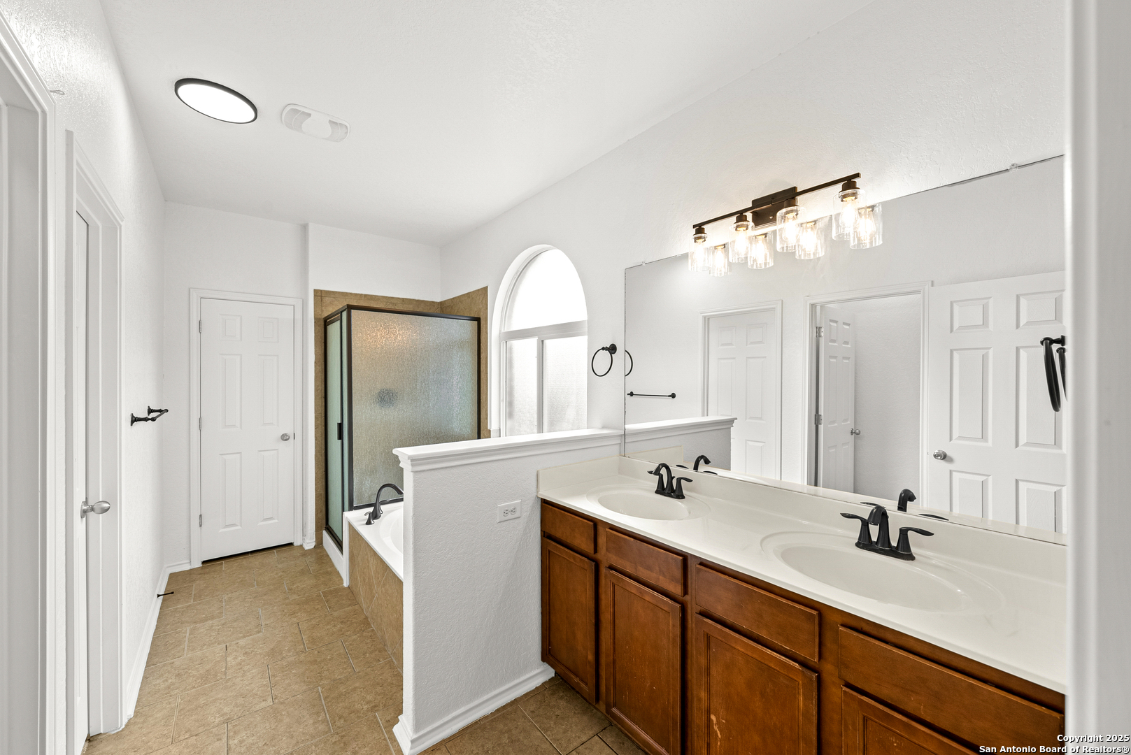 13515 Ashmont Live Oak TX 78233