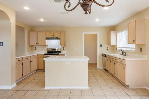 7812 Forest Dream Live Oak TX 78233