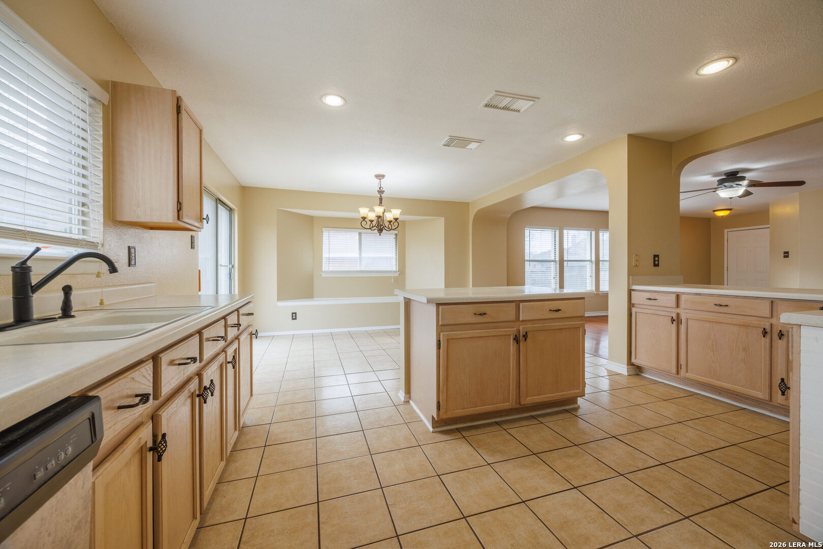7812 Forest Dream Live Oak TX 78233