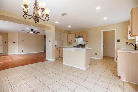 7812 Forest Dream Live Oak TX 78233