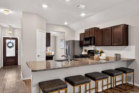 5811 Bridle Bend San Antonio TX 78218