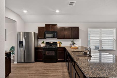 5811 Bridle Bend San Antonio TX 78218