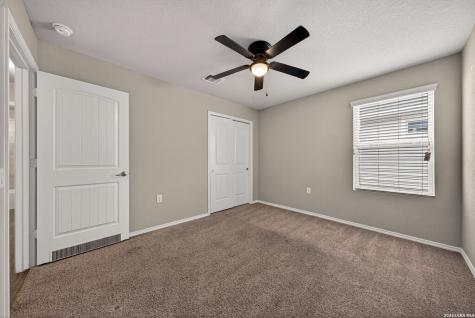 5811 Bridle Bend San Antonio TX 78218