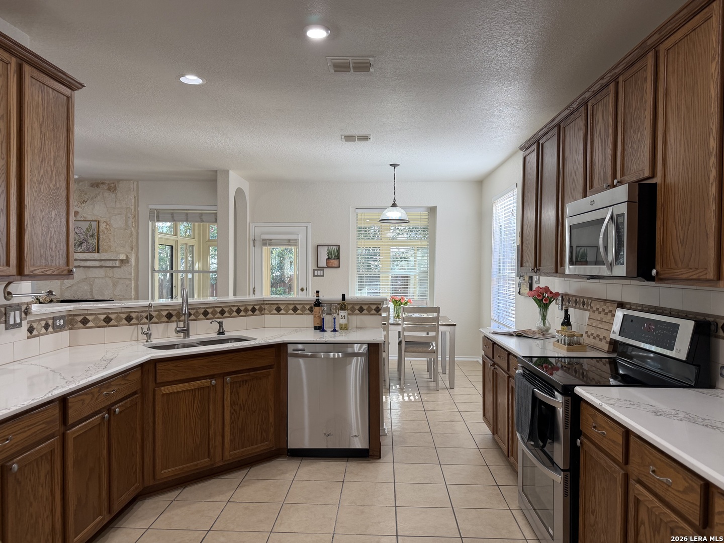 8942 Firebaugh Drive Helotes TX 78023