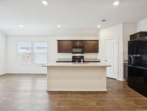 323 Shimmering Cove San Marcos TX 78666