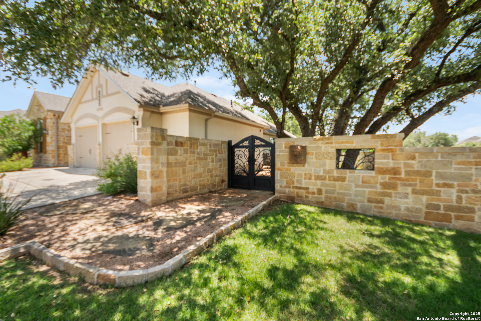 101 Boulder Creek Boerne TX 78006