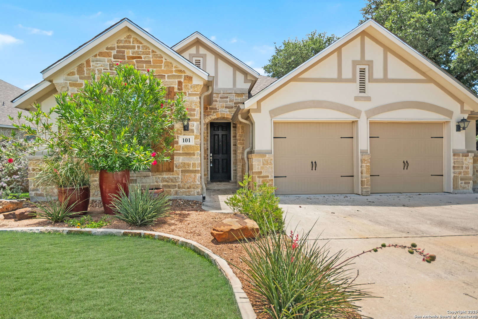 101 Boulder Creek Boerne TX 78006