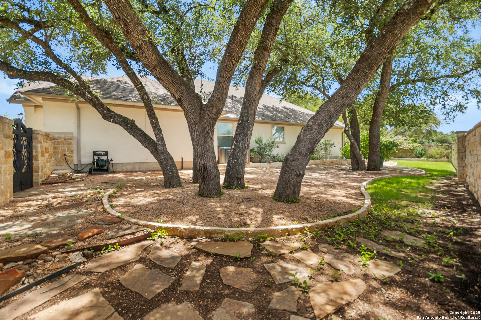 101 Boulder Creek Boerne TX 78006