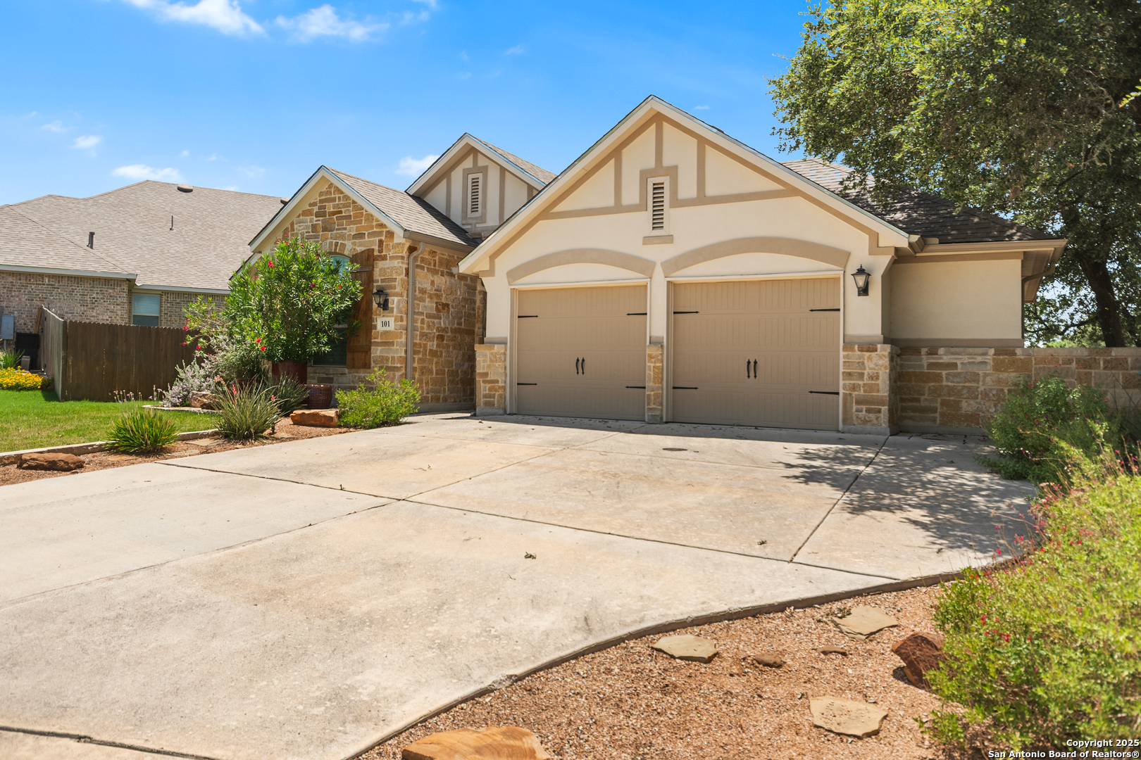 101 Boulder Creek Boerne TX 78006