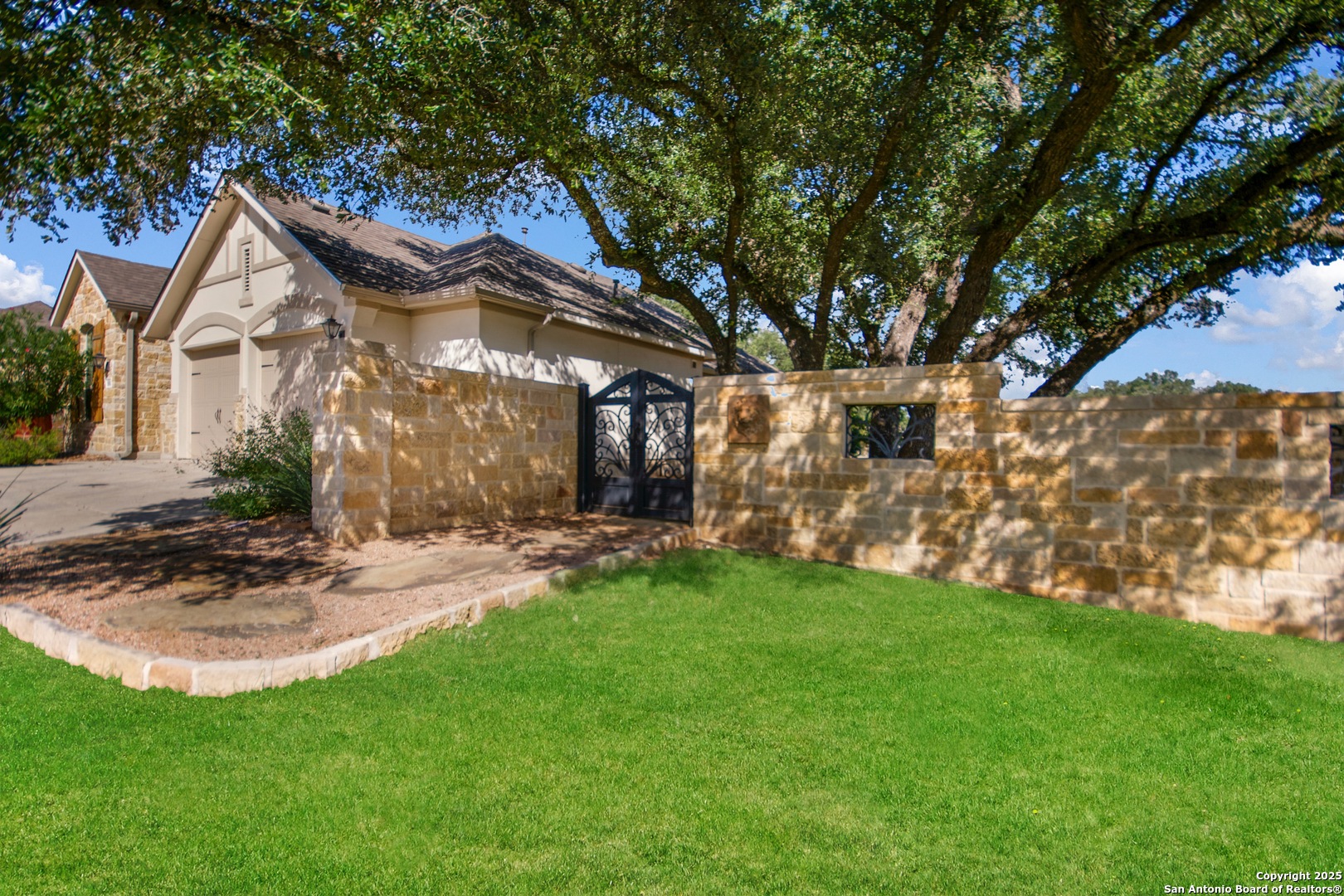 101 Boulder Creek Boerne TX 78006