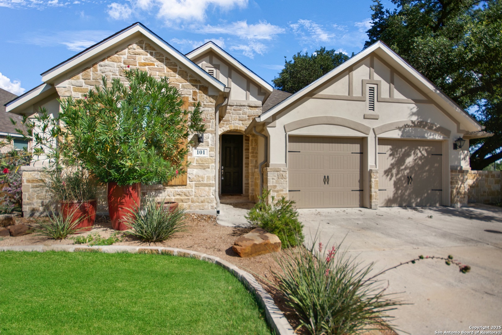 101 Boulder Creek Boerne TX 78006