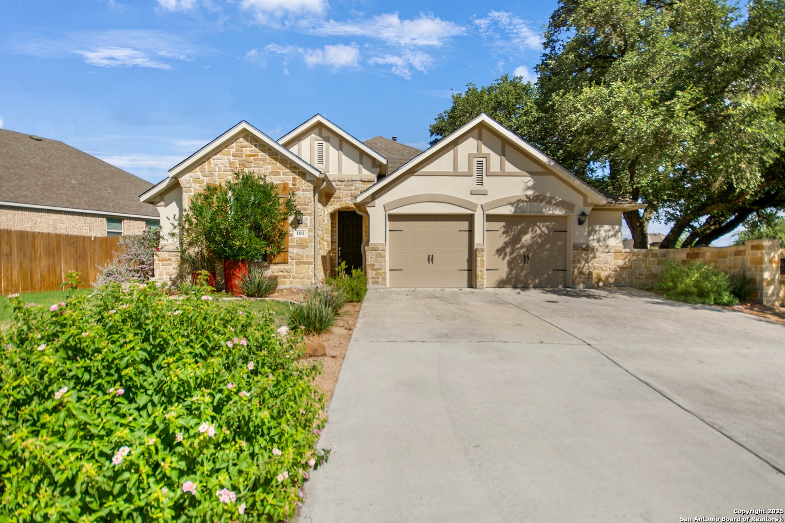 101 Boulder Creek Boerne TX 78006