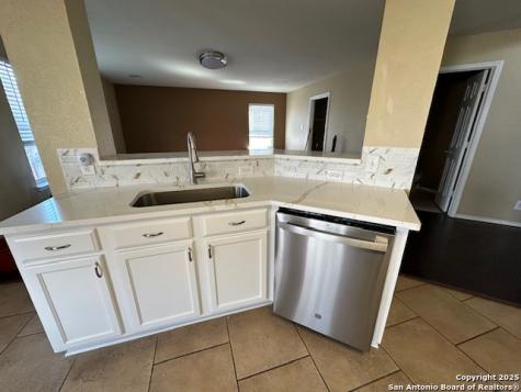 6641 Sally Agee Leon Valley TX 78238