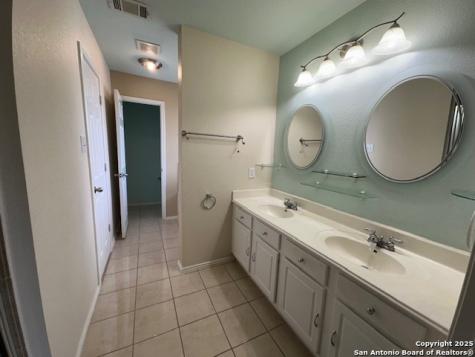 6641 Sally Agee Leon Valley TX 78238