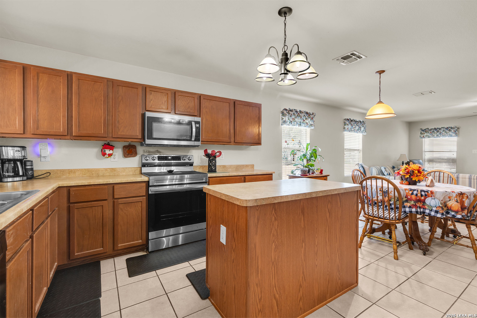 9311 Easy Oak Creek Converse TX 78109