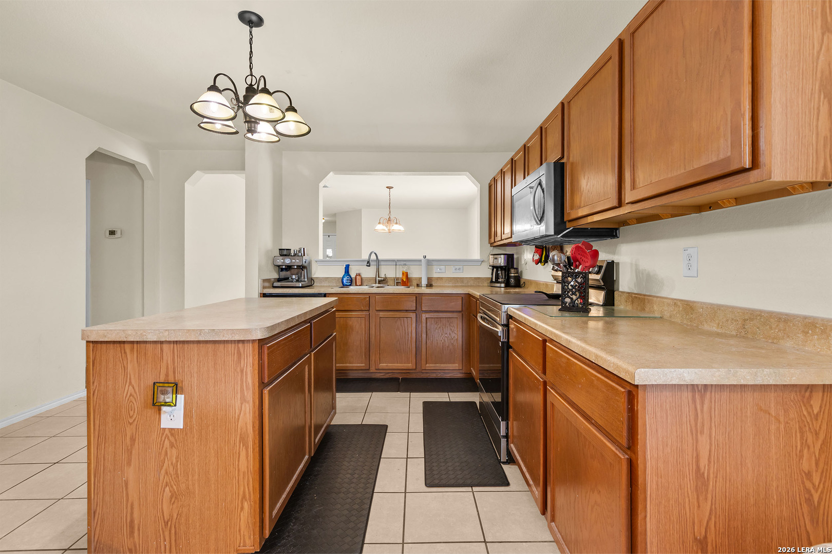 9311 Easy Oak Creek Converse TX 78109