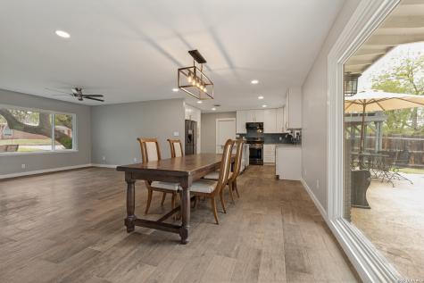523 Woodcrest Drive San Antonio TX 78209