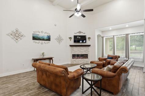 306 County Road 6876 Natalia TX 78059