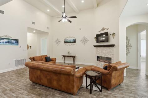 306 County Road 6876 Natalia TX 78059