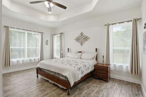 306 County Road 6876 Natalia TX 78059