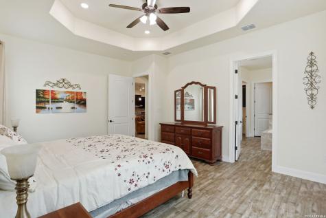 306 County Road 6876 Natalia TX 78059