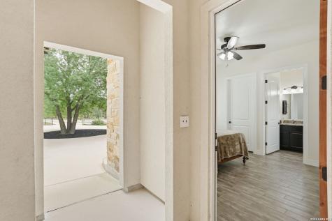 306 County Road 6876 Natalia TX 78059