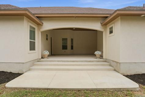 306 County Road 6876 Natalia TX 78059