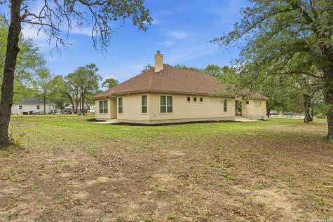306 County Road 6876 Natalia TX 78059