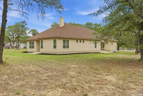 306 County Road 6876 Natalia TX 78059
