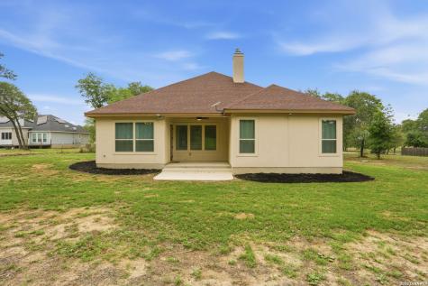 306 County Road 6876 Natalia TX 78059