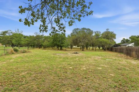 306 County Road 6876 Natalia TX 78059