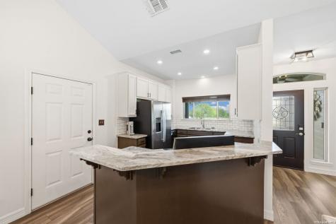 172 Rogues Hollow Seguin TX 78155