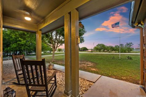172 Rogues Hollow Seguin TX 78155