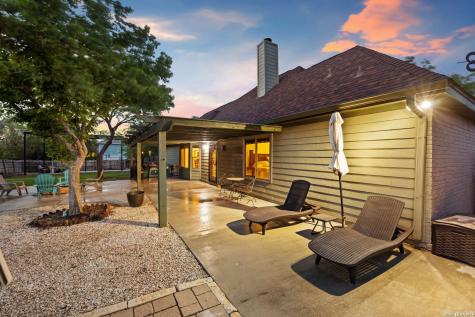 172 Rogues Hollow Seguin TX 78155