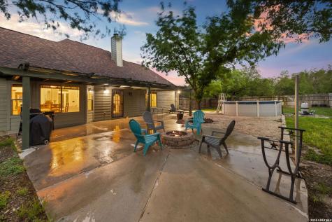 172 Rogues Hollow Seguin TX 78155