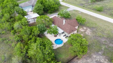 172 Rogues Hollow Seguin TX 78155