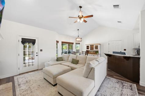 172 Rogues Hollow Seguin TX 78155