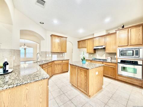 2415 Cortona Mist San Antonio TX 78260
