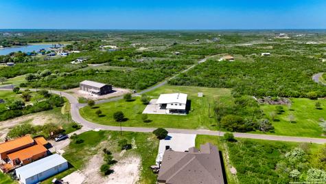 100 Breesport Drive Sandia TX 78383