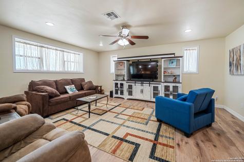 100 Breesport Drive Sandia TX 78383
