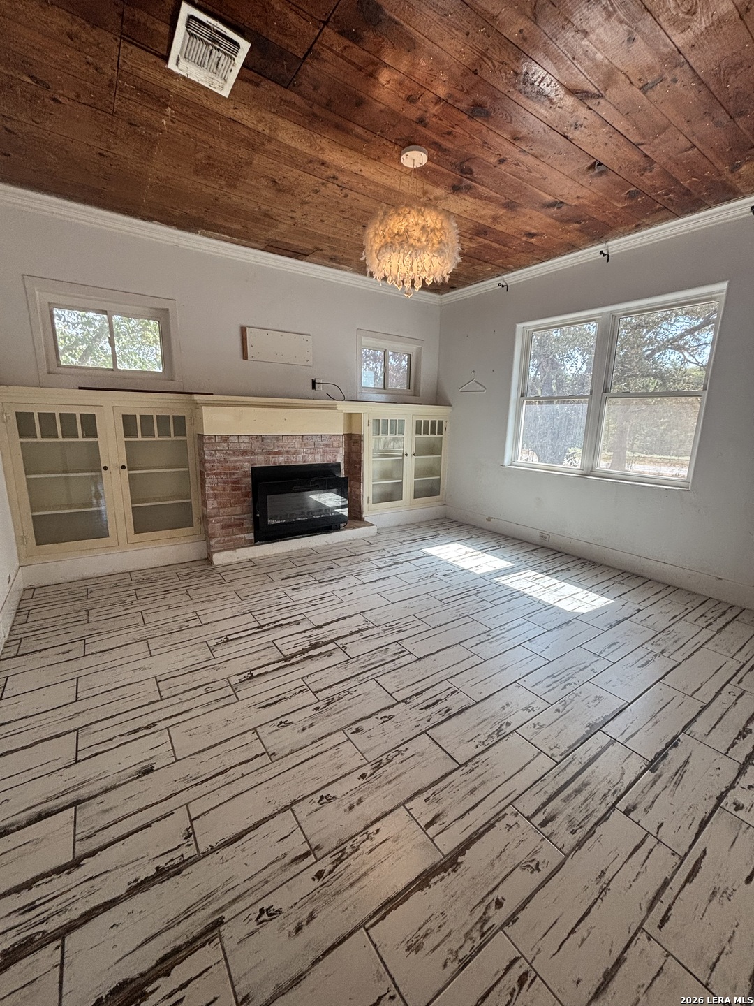 2702 Blue Creek Road La Vernia TX 78121