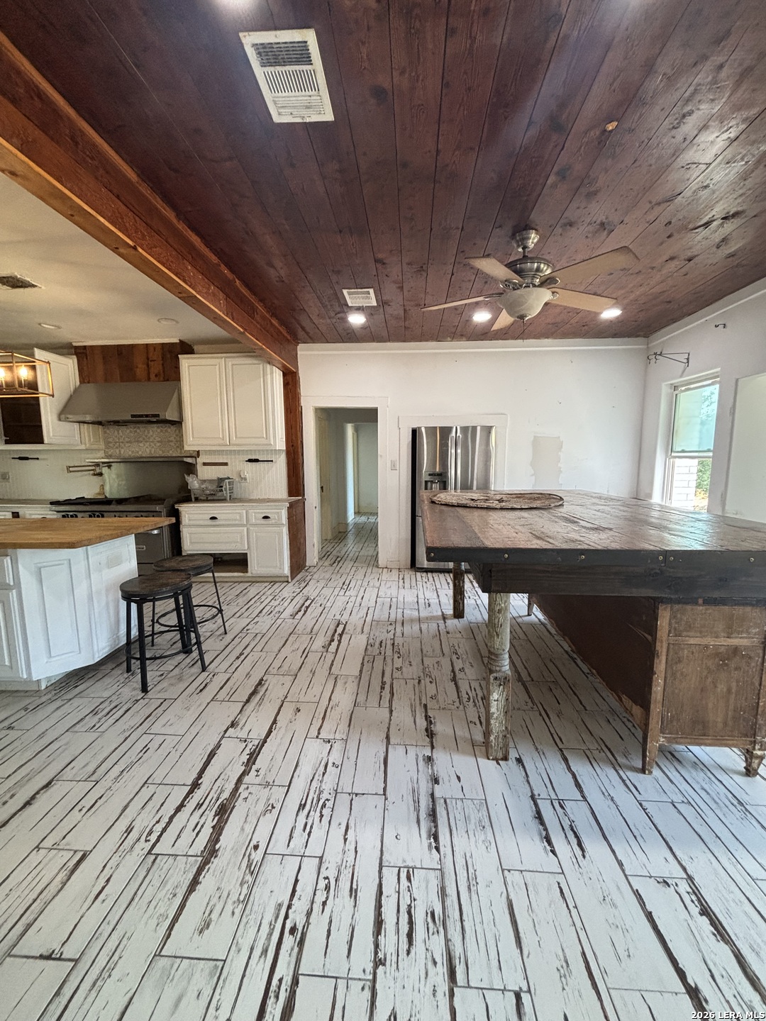2702 Blue Creek Road La Vernia TX 78121