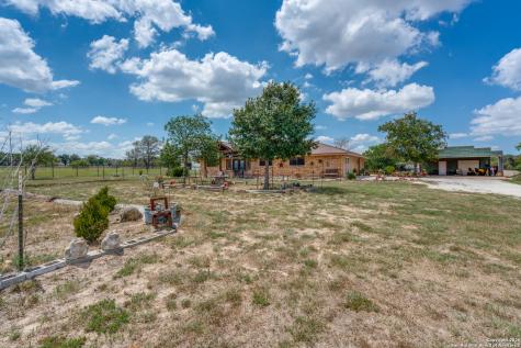 300 County Road 324 Adkins TX 78101