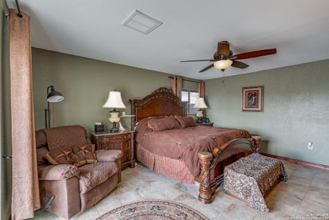 300 County Road 324 Adkins TX 78101