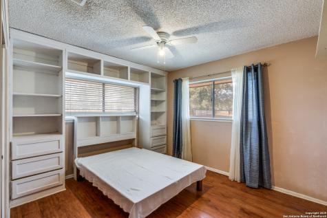 300 County Road 324 Adkins TX 78101