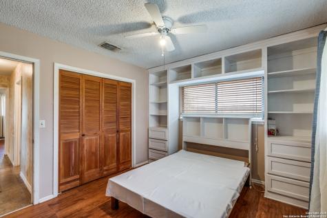 300 County Road 324 Adkins TX 78101