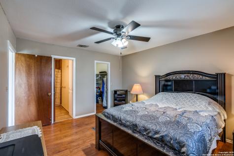 300 County Road 324 Adkins TX 78101