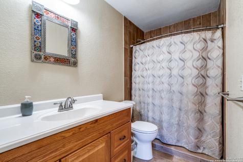 300 County Road 324 Adkins TX 78101