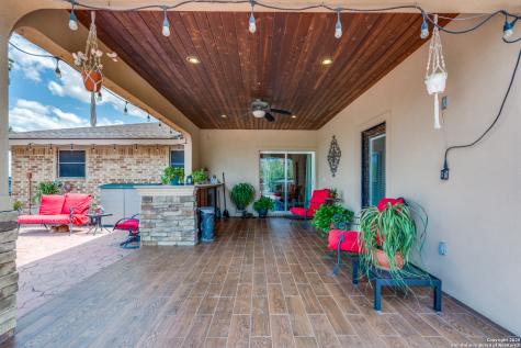 300 County Road 324 Adkins TX 78101